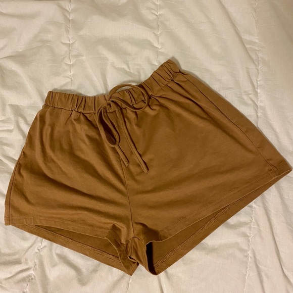 Solid Crop Top & Knot Front Shorts - Picture 6 of 6